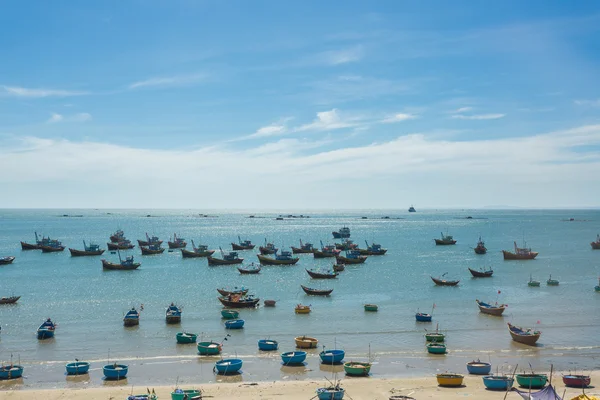 Nautical fishing coracles in sea, tribal boats at fishing — Stock Photo, Image