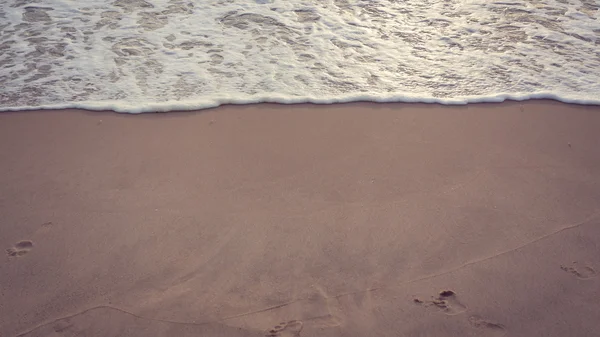 Bela praia de areia de verão e mar surf — Fotografia de Stock