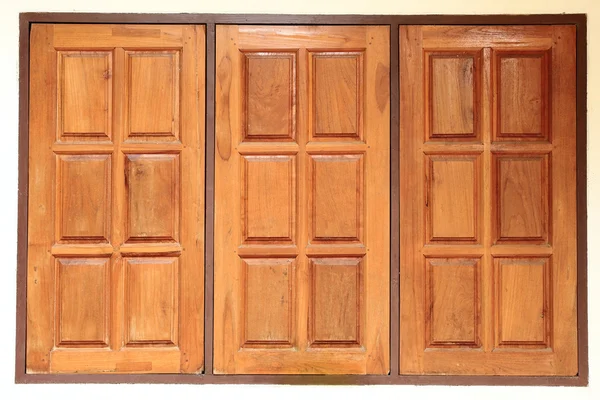 Legno intagliato decorato in legno finestra — Foto Stock