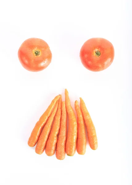 Pomodoro e carota isolati su fondo bianco — Foto Stock