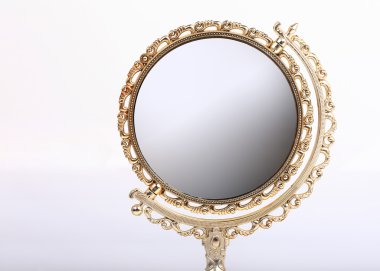 izole altın makyaj aynası