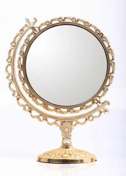 分離された黄金の化粧鏡 — ストック写真