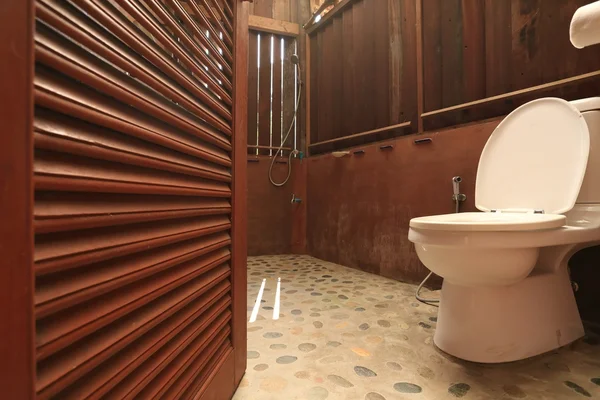 Дизайн дерев'яного туалету — стокове фото