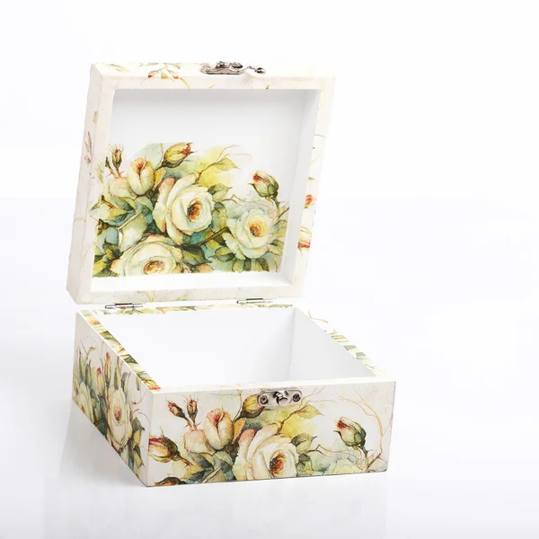 Caixa de padrão floral decorado com papel decoupage artesanal — Fotografia de Stock