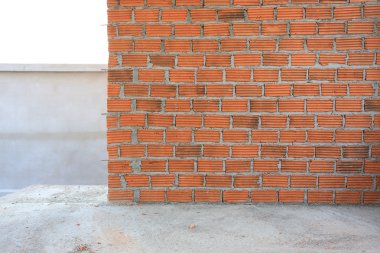 tuğla blok konut inşaat alanı içinde