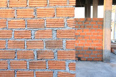 tuğla blok konut inşaat alanı içinde