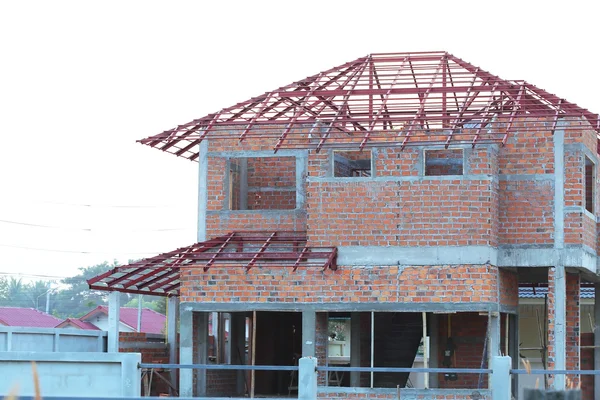 Çimento ve tuğla yapılan inşaat ev yapısı — Stok fotoğraf