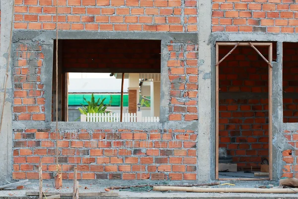 Brick wall in residential building construction site — Stock Photo, Image