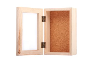 çiçek desenli kutu decupart kağıt el yapımı ile dekore edilmiştir.