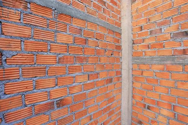 Muro de ladrillo en la construcción de edificios residenciales —  Fotos de Stock