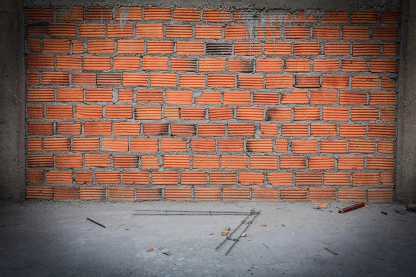 Muro de ladrillo en la construcción de edificios residenciales —  Fotos de Stock