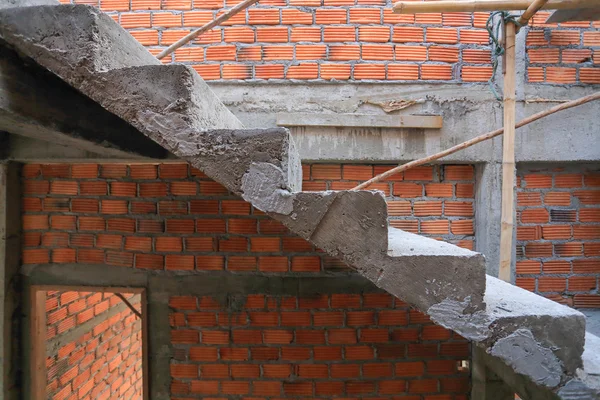 Escadaria em canteiro de obras de edifícios residenciais — Fotografia de Stock