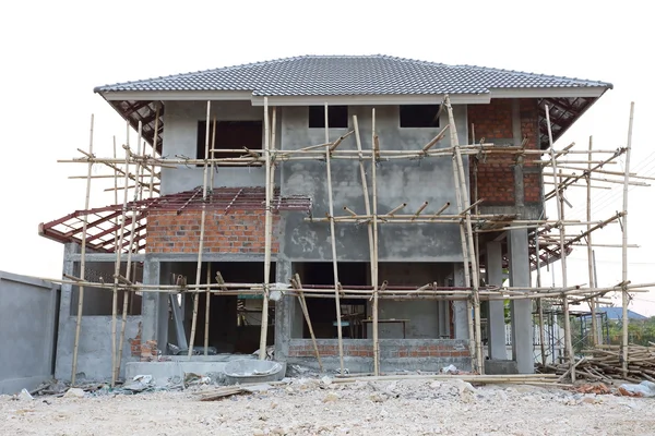 Estructura de la casa de construcción hecha de cemento y ladrillo — Foto de Stock