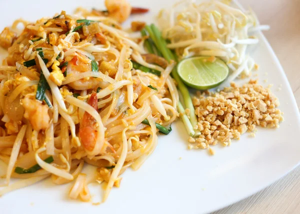 Pad thai, míchá tradiční thajské jídlo Thajsko — Stock fotografie