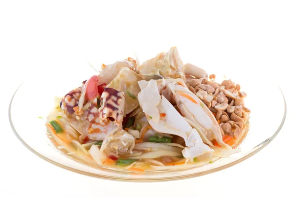 Salada de mamão de caranguejo no fundo branco — Fotografia de Stock