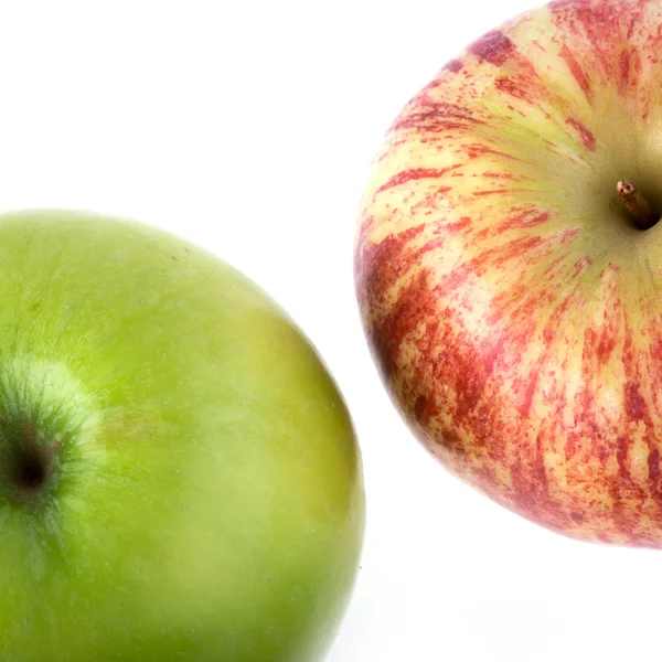 Fruto de manzana aislado sobre fondo blanco —  Fotos de Stock