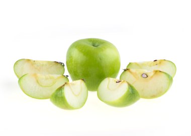 Beyaz arkaplanda izole edilmiş taze elma meyvesi
