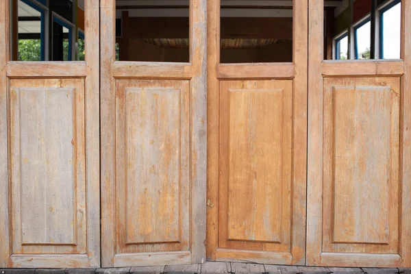 Wood ladugårdsdörr — Stockfoto