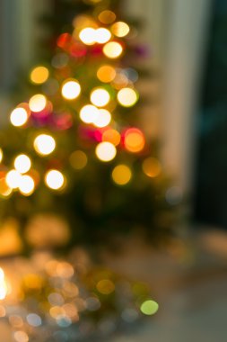 Odaklanamayan ışıklarla soyut noel arkaplanı