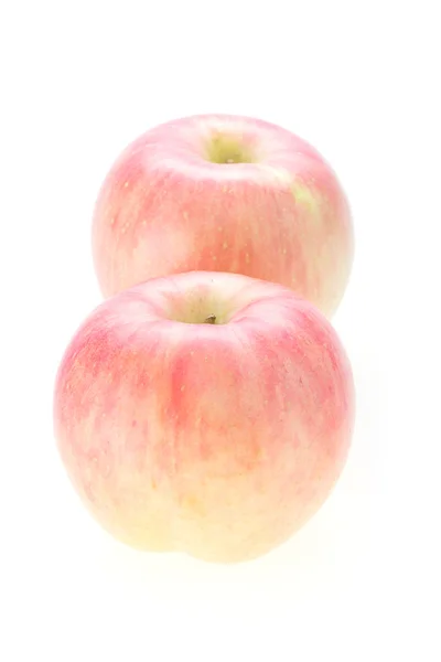 Яблочный фудзи изолированы на белом фоне — стоковое фото