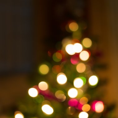 Odaklanamayan ışıklarla soyut noel arkaplanı