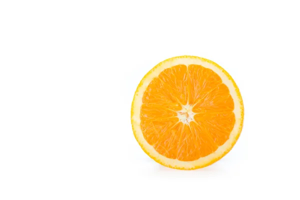 Oranje fruit geïsoleerd op witte achtergrond — Stockfoto