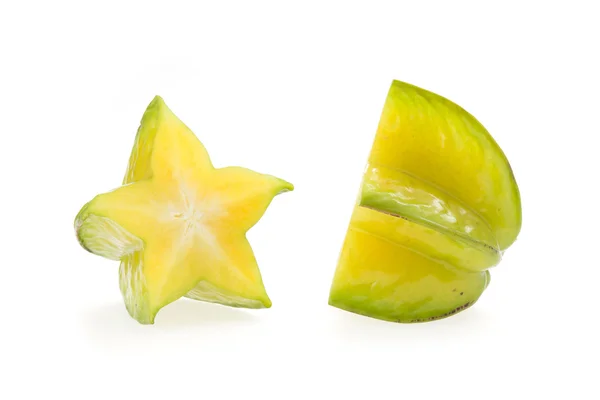 Karambola, Sternfrucht isoliert auf weißem Hintergrund — Stockfoto