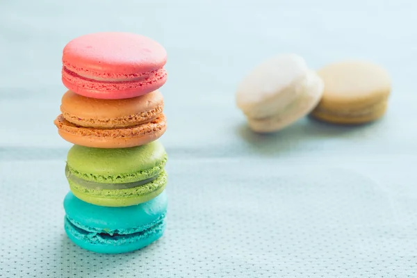 Colorido macaron dulce sabroso postre — Foto de Stock