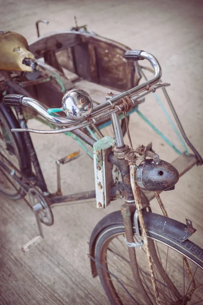 Bicicleta velha — Fotografia de Stock