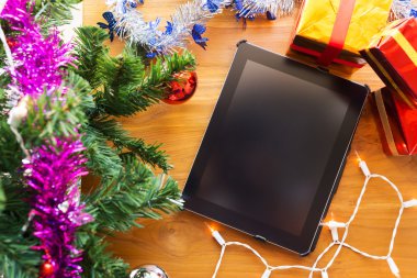 Noel dekorasyonu ile tablo ahşap üzerine siyah tablet