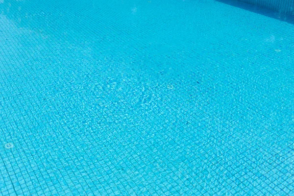 Água na piscina — Fotografia de Stock