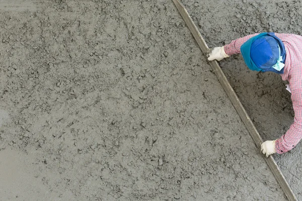 Štukatér beton pro stavby pracovník omítky podlahy domu co — Stock fotografie