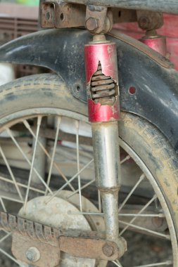 Motosiklet takoz emici paslı çatlak kırık