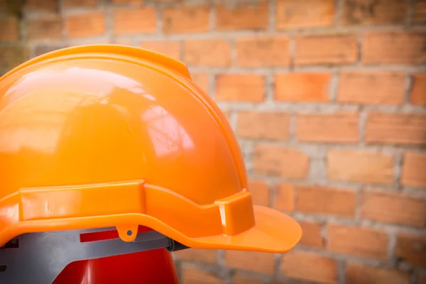 Seguridad del casco de construcción para proteger al trabajador del accidente —  Fotos de Stock