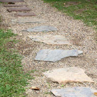 kaldırım taş ve çim zeminine tasarım