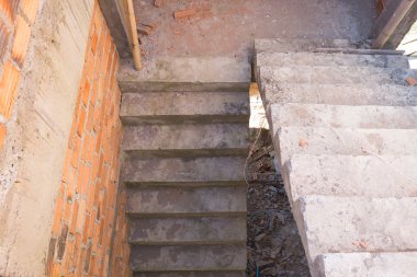 Tuğla duvar ve çimento ile konut inşaat evi