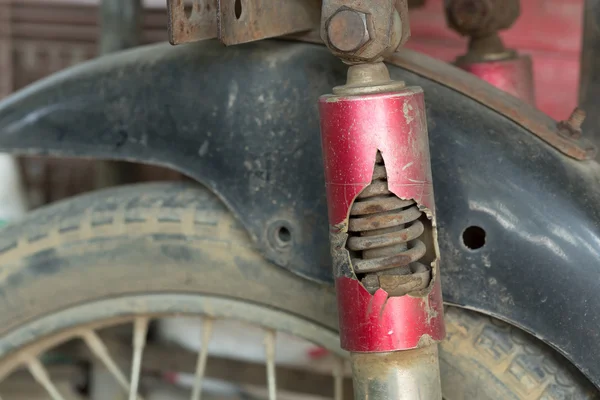 Motosiklet takoz emici paslı çatlak kırık — Stok fotoğraf