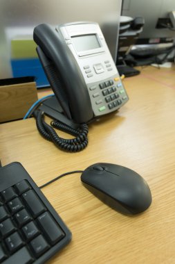 Ofiste telefon ve bilgisayar işleri