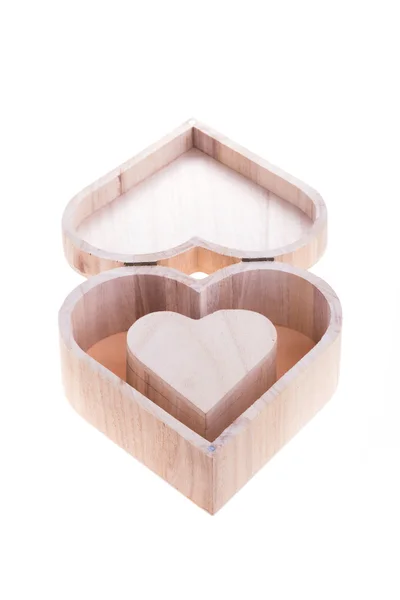 Corazón caja de madera de amor aislado sobre fondo blanco — Foto de Stock