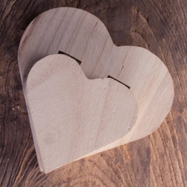 Ahşap zemin, soyut aşk üzerine kalp kahverengi ahşap kutu