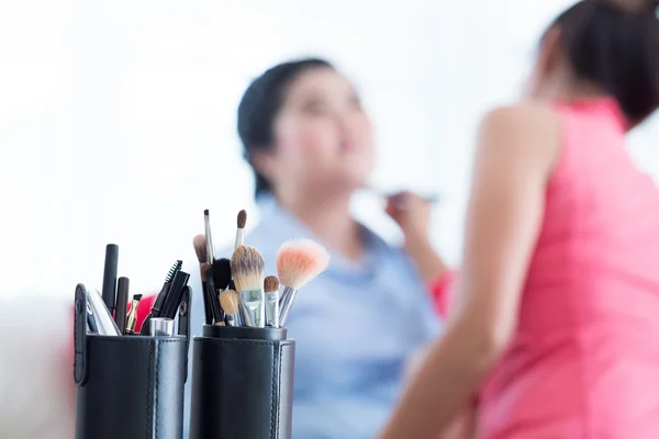 Наборы макияжа для профессионального визажиста — стоковое фото