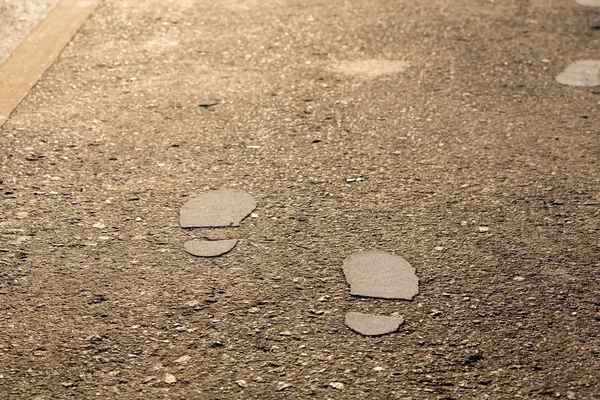 脚走车道道路上的标志 — 图库照片