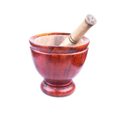 Tahta havan ve tokmak beyaz zemin üzerinde izole