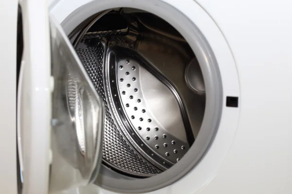 Lavatrice bianca per la pulizia dei vestiti per la casa — Foto Stock
