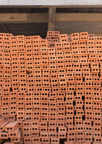 Stak af mursten blok anvendes til industri i beboelsesejendomme - Stock-foto
