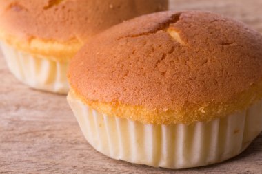 cupcake şekerli tatlı ekmek ahşap tahta üzerinde