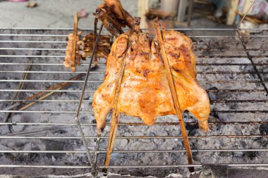 sıcak füme mangal barbekü tavuk kavurma