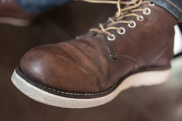 Old brown boot leather shoes, close-up image — Stock Photo, Image