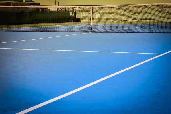 Blauwe en groene tennisbaan — Stockfoto