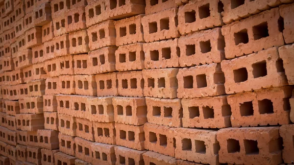 주거 건물에 산업에 대 한 사용 벽돌 블록의 더미 — 스톡 사진